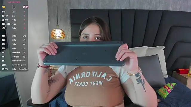 Sabrina Lennox online show from 03.21.25