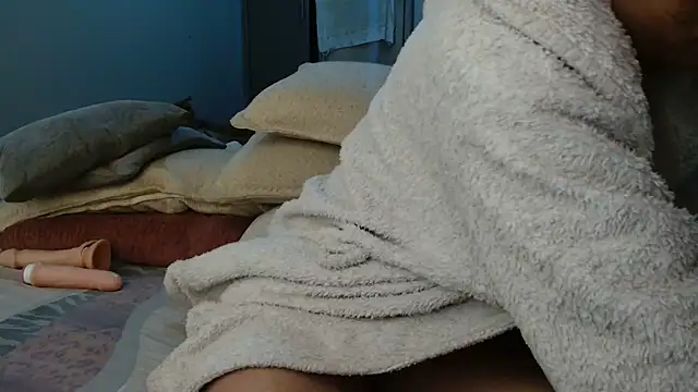 Snapshot of SEXYLIGHTBITCH chatting on 03.15.25 SEXYLIGHTBITCH online show from 03.15.25