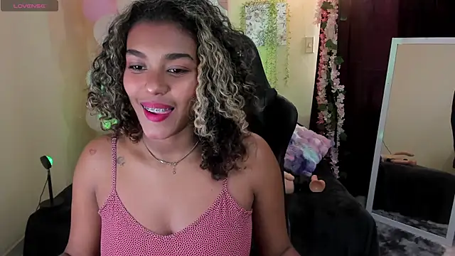 aleja montiel   online show from 01.20.25