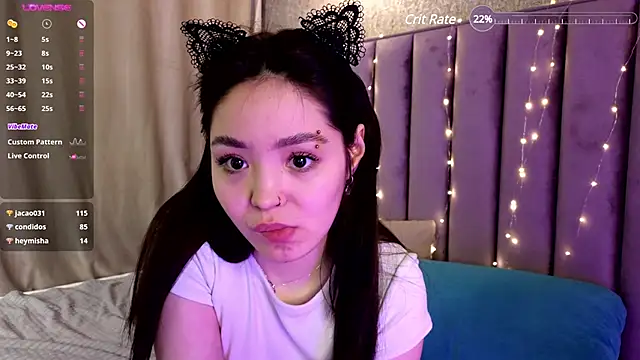 Snapshot of TaiteGloss chatting on 03.05.25 TaiteGloss online show from 03.05.25