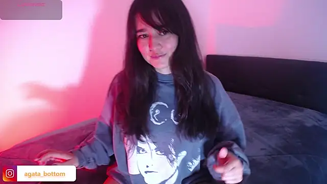 NewAgatha Bolton online show from 11.24.25