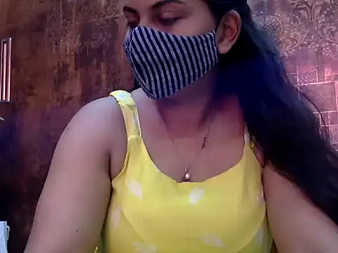 Snapshot of HaaniKaur chatting on 03.13.25 HaaniKaur online show from 03.13.25