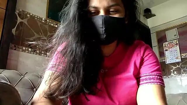 Snapshot of HaaniKaur chatting on 04.18.26 HaaniKaur online show from 04.18.26