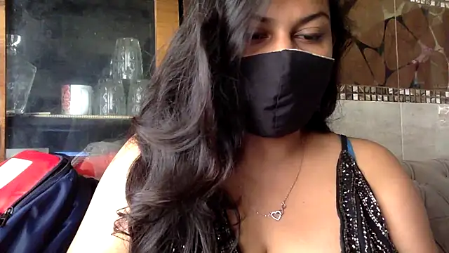 Snapshot of HaaniKaur chatting on 05.11.26 HaaniKaur online show from 05.11.26