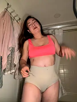 xLadyScarlettx online show from 11.28.25