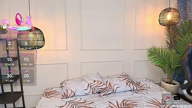 Snapshot of luandy chatting on 10.22.25 luandy online show from 10.22.25