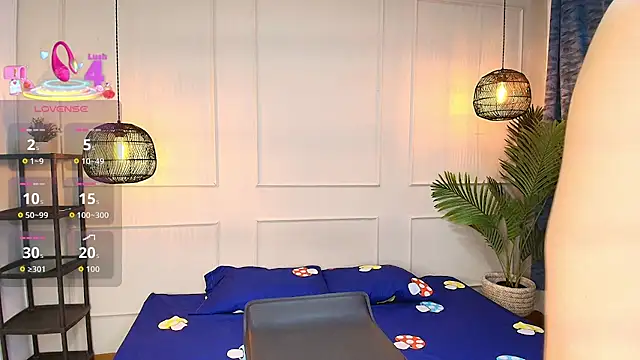 Snapshot of luandy chatting on 11.04.25 luandy online show from 11.04.25