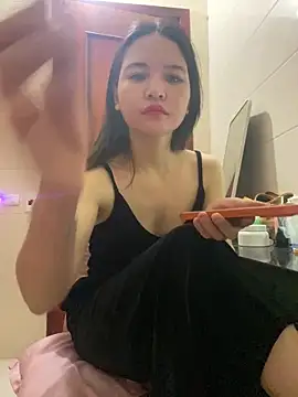 Snapshot of LiLi-Kirix99 chatting on 05.28.26 LiLi-Kirix99 online show from 05.28.26