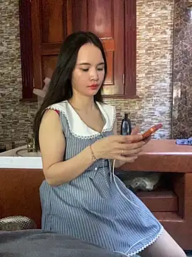Snapshot of LiLi-Kirix99 chatting on 06.04.26 LiLi-Kirix99 online show from 06.04.26