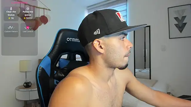 mateoleonee online show from 10.02.25