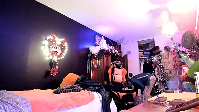 Snapshot of leatherz69 chatting on 02.07.25 leatherz69 online show from 02.07.25