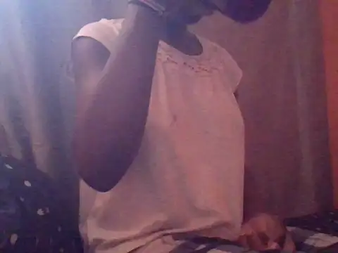 Snapshot of ebonyvalleria1 chatting on 04.21.26 ebonyvalleria1 online show from 04.21.26
