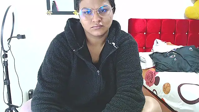 SweetAlmaa online show from 01.14.25