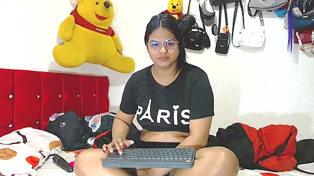 SweetAlmaa online show from 01.22.25