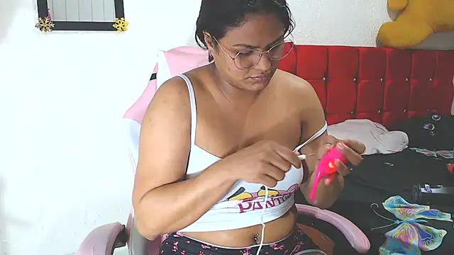 SweetAlmaa online show from 01.27.25