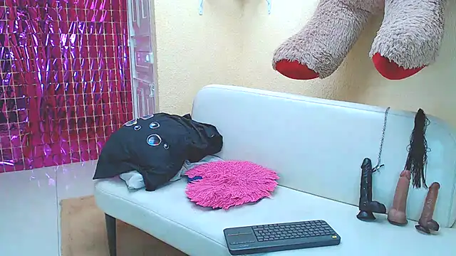 SweetAlmaa online show from 02.06.25