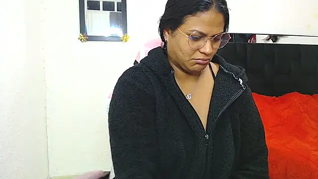 SweetAlmaa online show from 02.17.25