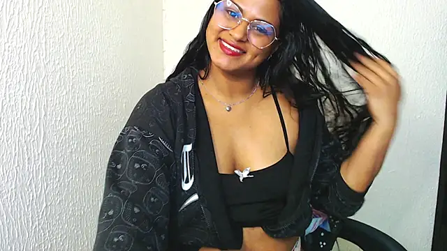 SweetAlmaa online show from 03.19.25