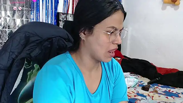 SweetAlmaa online show from 09.13.25