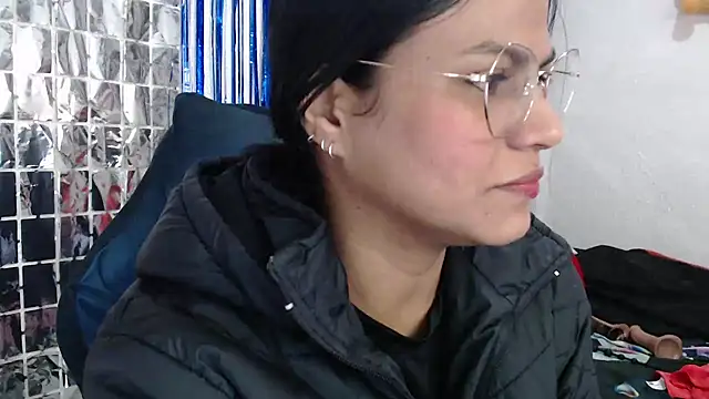 SweetAlmaa online show from 09.25.25