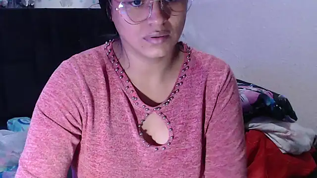 SweetAlmaa online show from 04.13.26