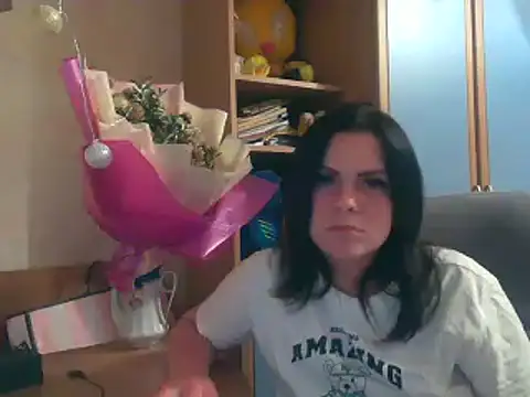 Snapshot of ANASTASIlA chatting on 12.22.24 ANASTASIlA online show from 12.22.24