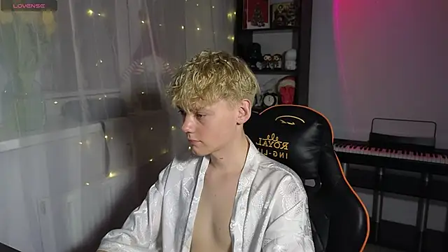 Keytaro online show from 03.11.25