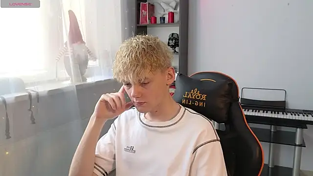 Keytaro online show from 03.15.25