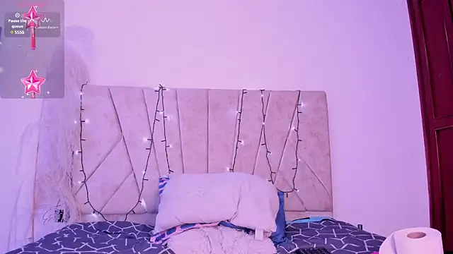 Kaela18 online show from 12.18.24