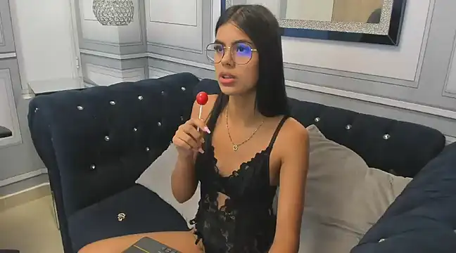 Isa little4u online show from 12.18.24