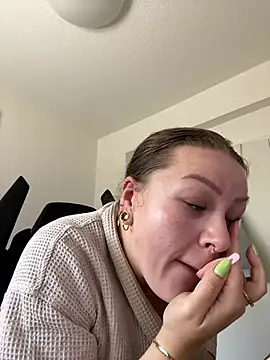 Snapshot of Fancy-Francy chatting on 08.04.26 Fancy-Francy online show from 08.04.26
