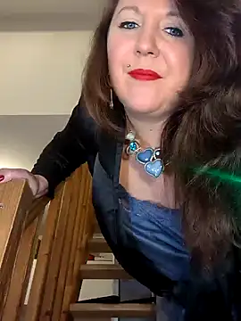 Snapshot of Candy-Desire chatting on 12.27.24 Candy-Desire online show from 12.27.24