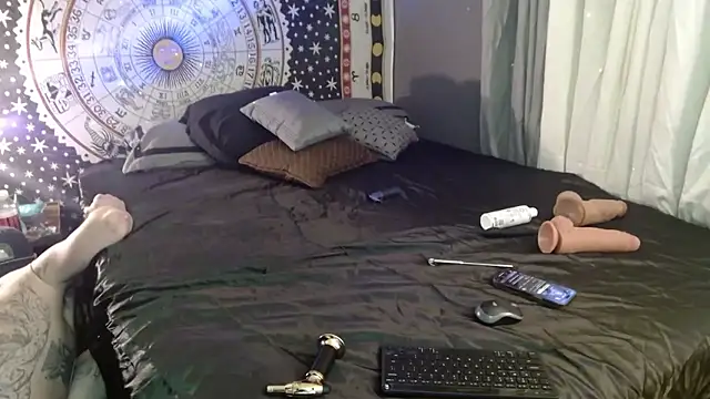 UnCuTupTheBuTT online show from 01.13.26