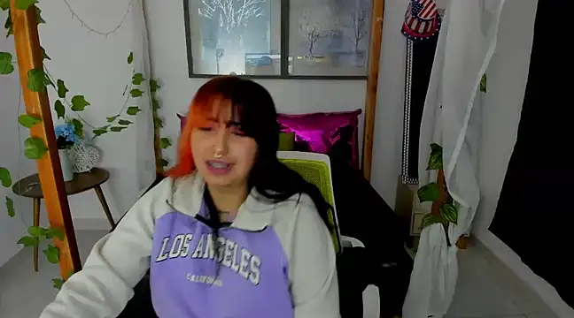 lussyevans24 online show from 01.21.25