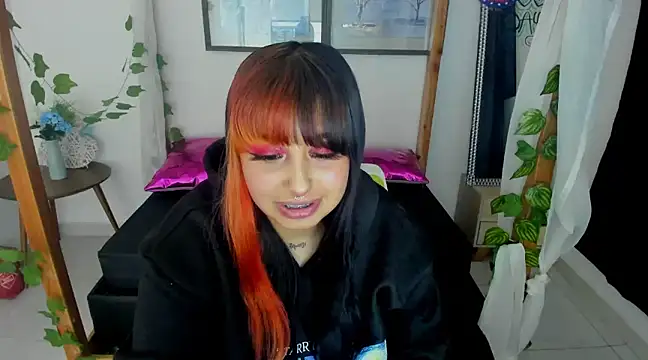 lussyevans24 online show from 01.22.25