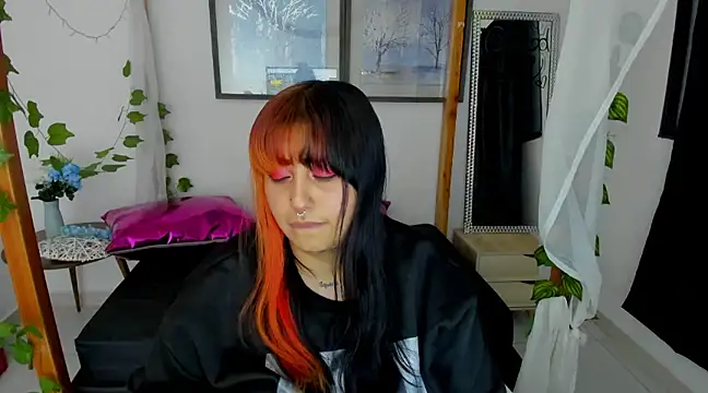 lussyevans24 online show from 01.23.25