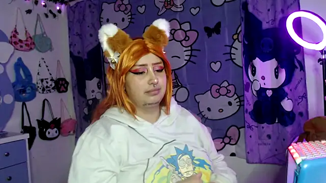 Snapshot of lussyevans24 chatting on 09.30.25 lussyevans24 online show from 09.30.25