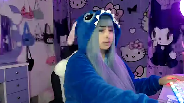 Snapshot of lussyevans24 chatting on 10.07.25 lussyevans24 online show from 10.07.25