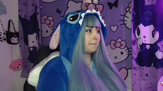 Snapshot of lussyevans24 chatting on 10.10.25 lussyevans24 online show from 10.10.25