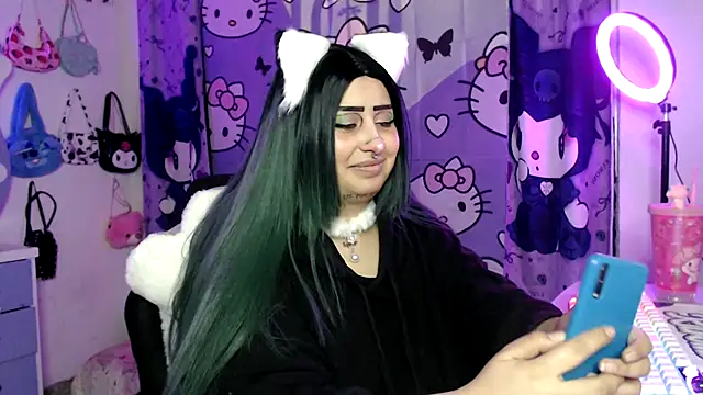 Snapshot of lussyevans24 chatting on 10.25.25 lussyevans24 online show from 10.25.25