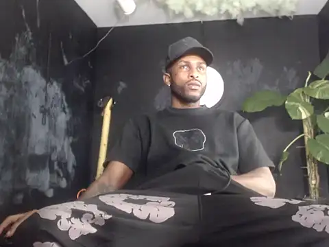 Snapshot of Ostinsanto chatting on 02.20.26 Ostinsanto online show from 02.20.26