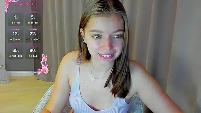 Snapshot of Nicky_Rosee chatting on 10.29.25 Nicky Rosee online show from 10.29.25