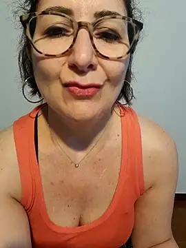 Snapshot of Viola8p chatting on 10.01.25 Viola8p online show from 10.01.25