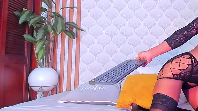 PamelaReall online show from 12.28.24