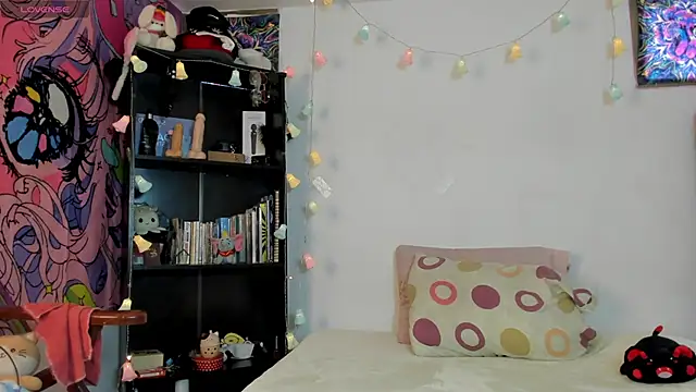 Snapshot of kittyzenn chatting on 10.01.25 kittyzenn online show from 10.01.25