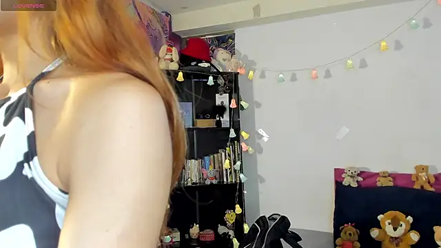 Snapshot of kittyzenn chatting on 10.22.25 kittyzenn online show from 10.22.25