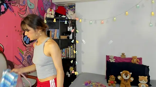 Snapshot of kittyzenn chatting on 10.23.25 kittyzenn online show from 10.23.25