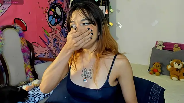 Snapshot of kittyzenn chatting on 11.13.25 kittyzenn online show from 11.13.25