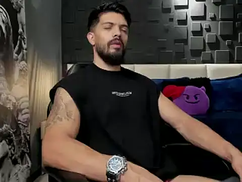 DannSaenz online show from 01.25.25