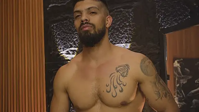 Snapshot of DannSaenz chatting on 10.15.25 DannSaenz online show from 10.15.25